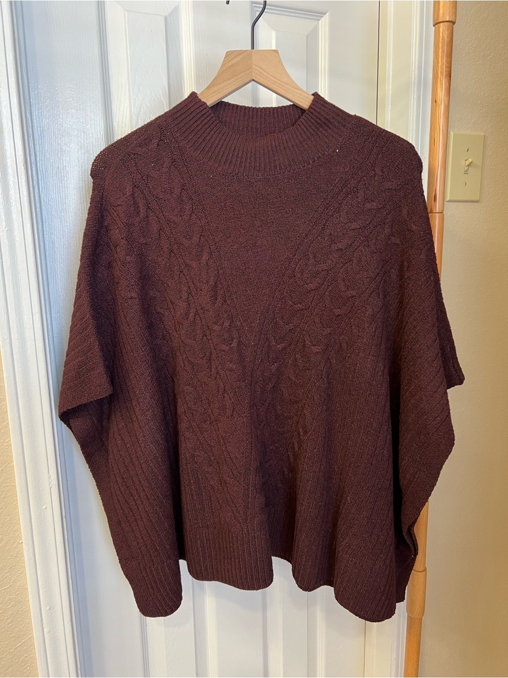 Women's Cable-Knit Sweater Top - Dark Burgundy